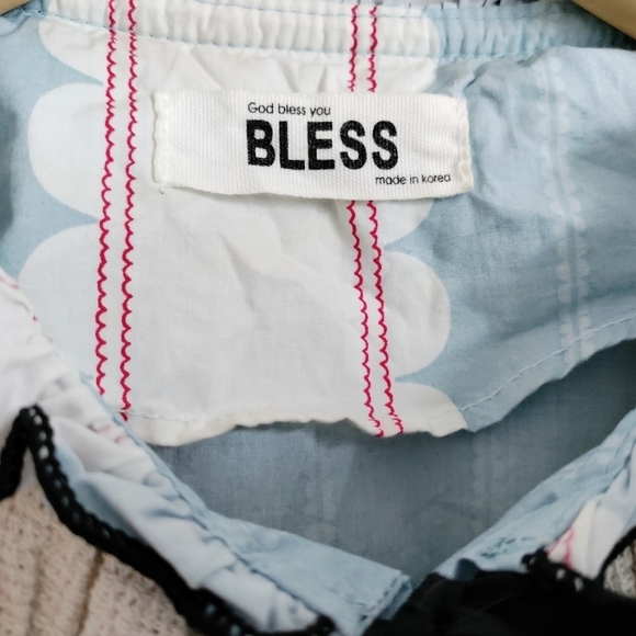 DARK ALICE Tie Collar Blouse Costume Shirt Small Light Blue Cream Small - Picture 5 of 9